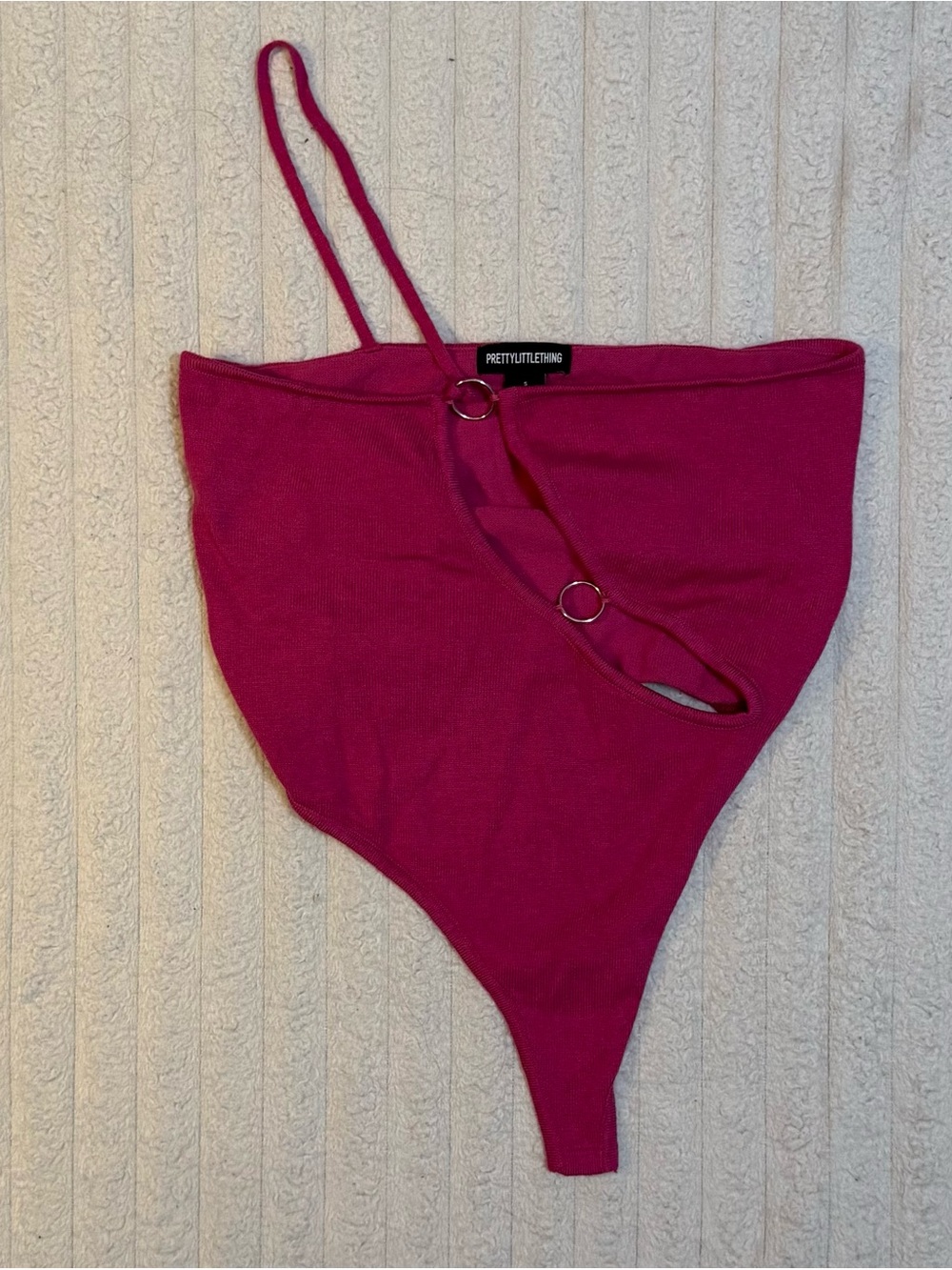 PrettyLittleThing One Shoulder Magenta Top O-Ring Cut Out Size S